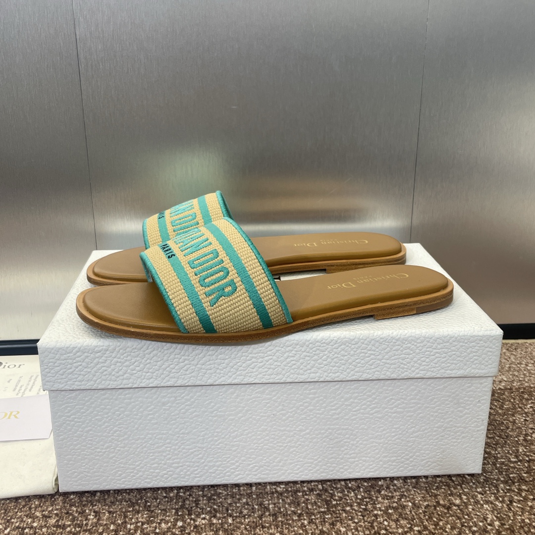 Bagsaaa D10riviera Dway Slide Natural Raffia and Green Embroidered Cotton