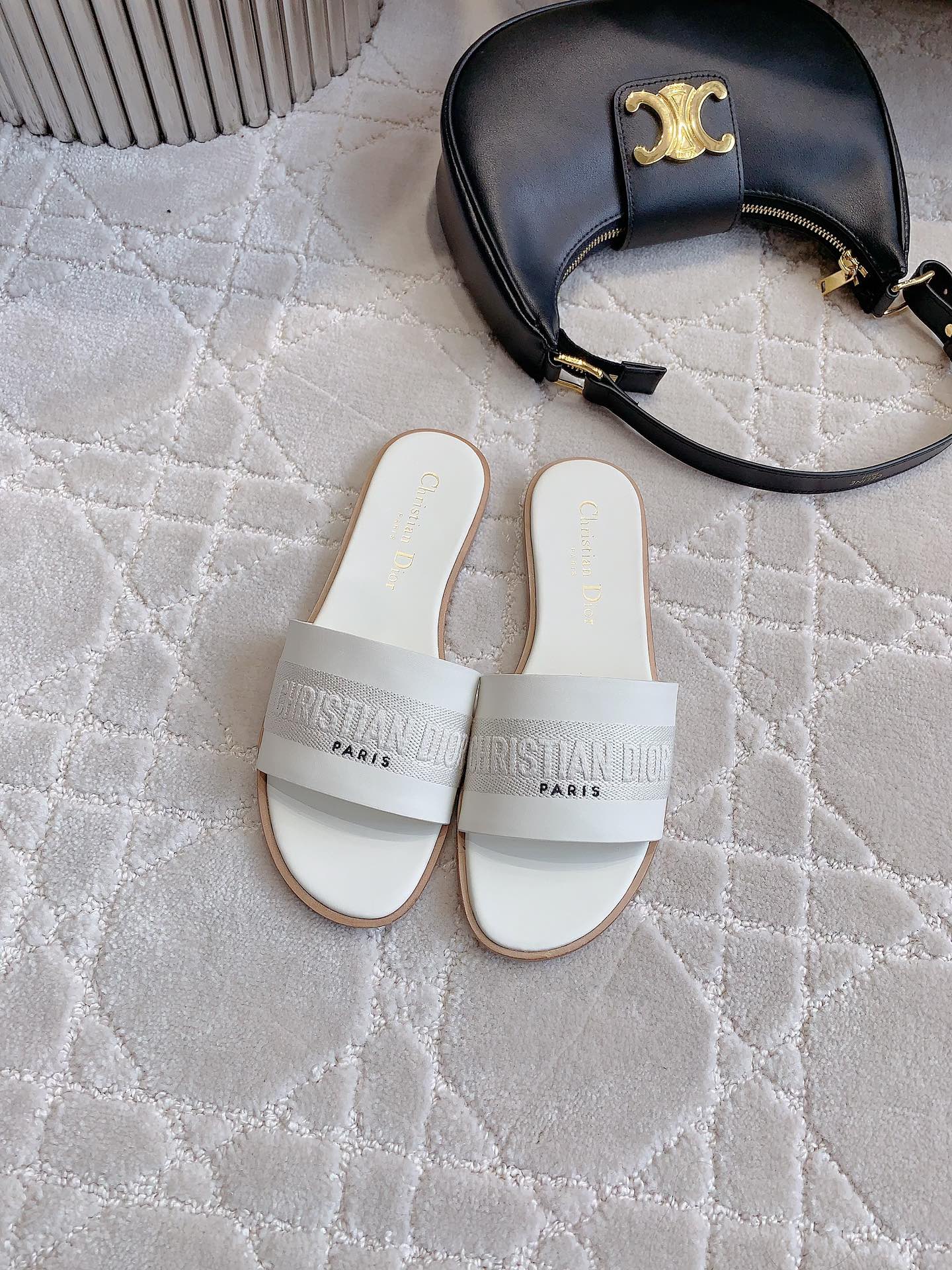 Bagsaaa Dway Slide White Calfskin and Embroidered Cotton