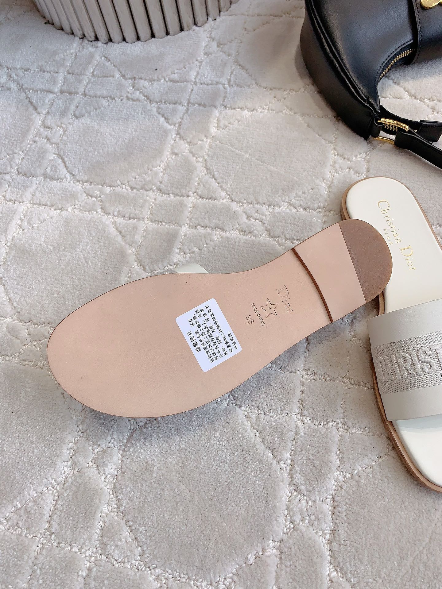 Bagsaaa Dway Slide White Calfskin and Embroidered Cotton