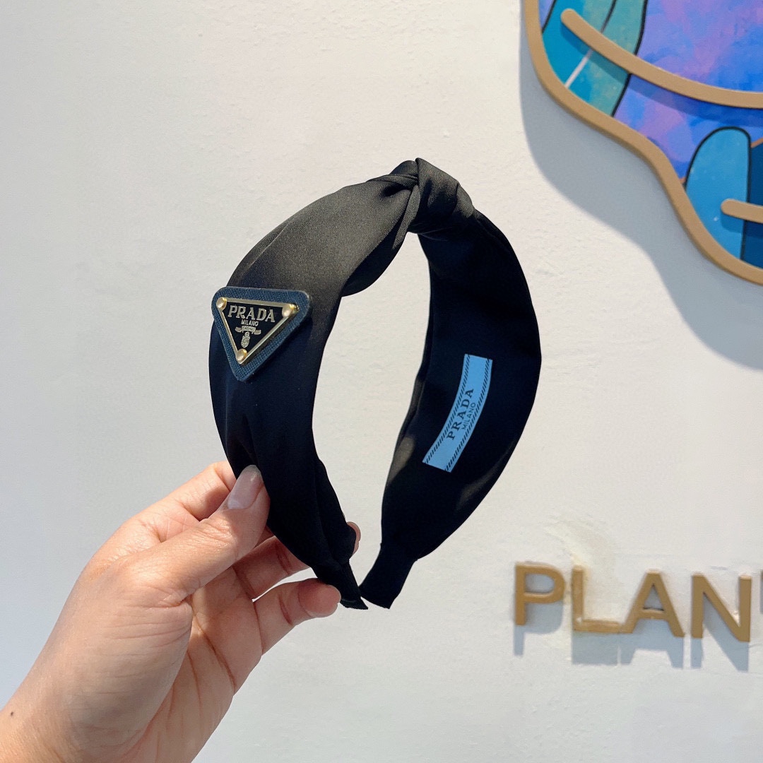 Bagsaaa Pra*a Black Headband