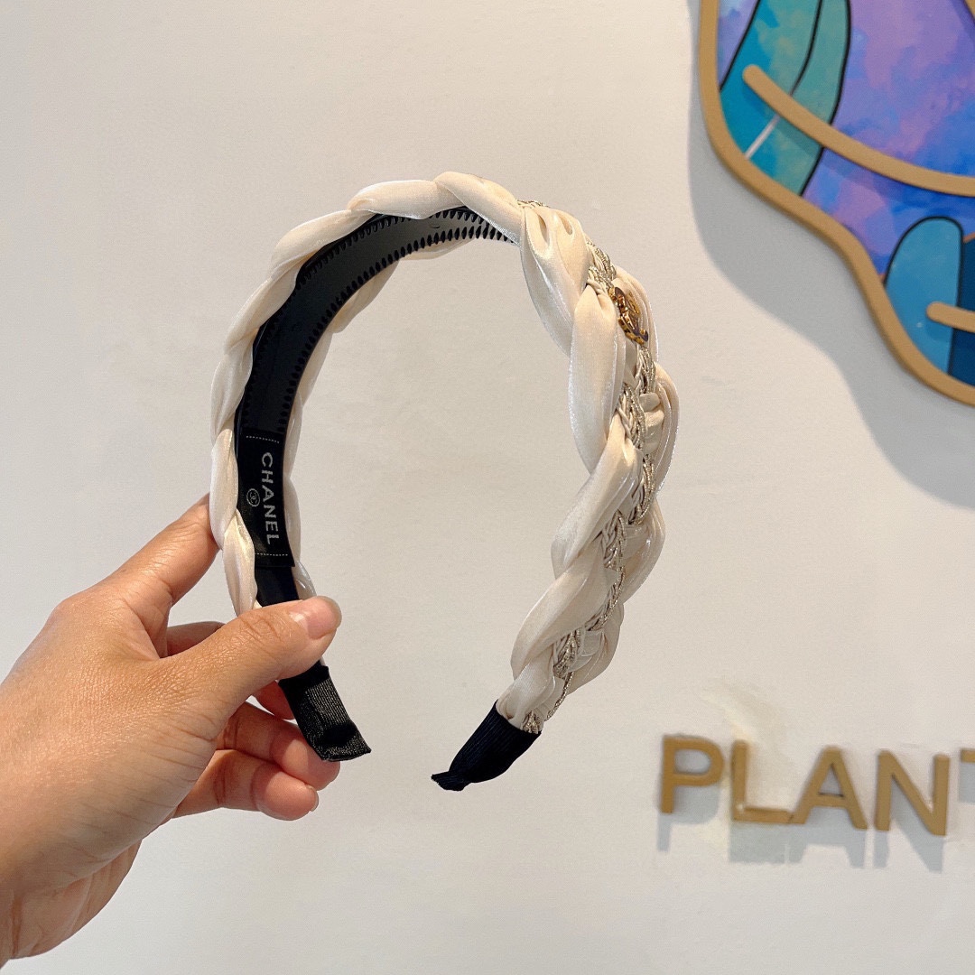 Bagsaaa Ch**el Headband 01