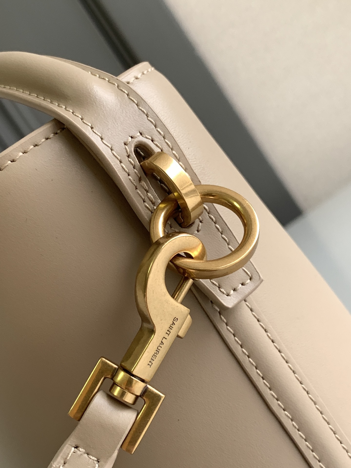 Bagsaaa Y51 Le 37 Mini In Shiny Leather 765870 Beige - 15 X 13 X 6 CM