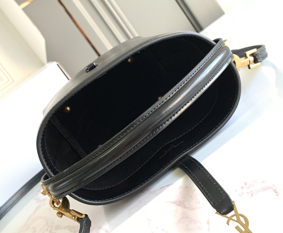 Bagsaaa Y51 Le 37 Mini In Shiny Leather 765870 Black - 15 X 13 X 6 CM