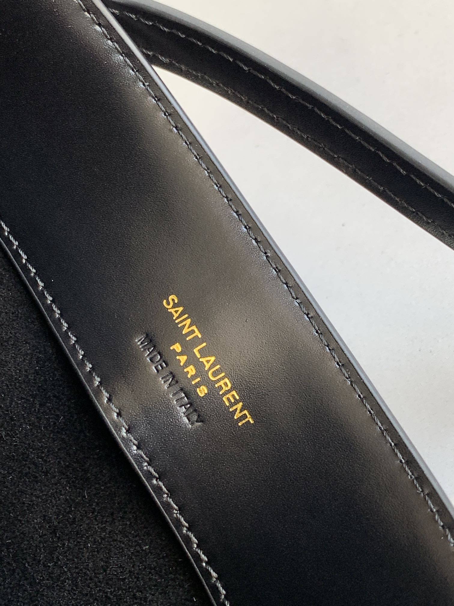 Bagsaaa Y51 Le 37 Mini In Shiny Leather 765870 Black - 15 X 13 X 6 CM