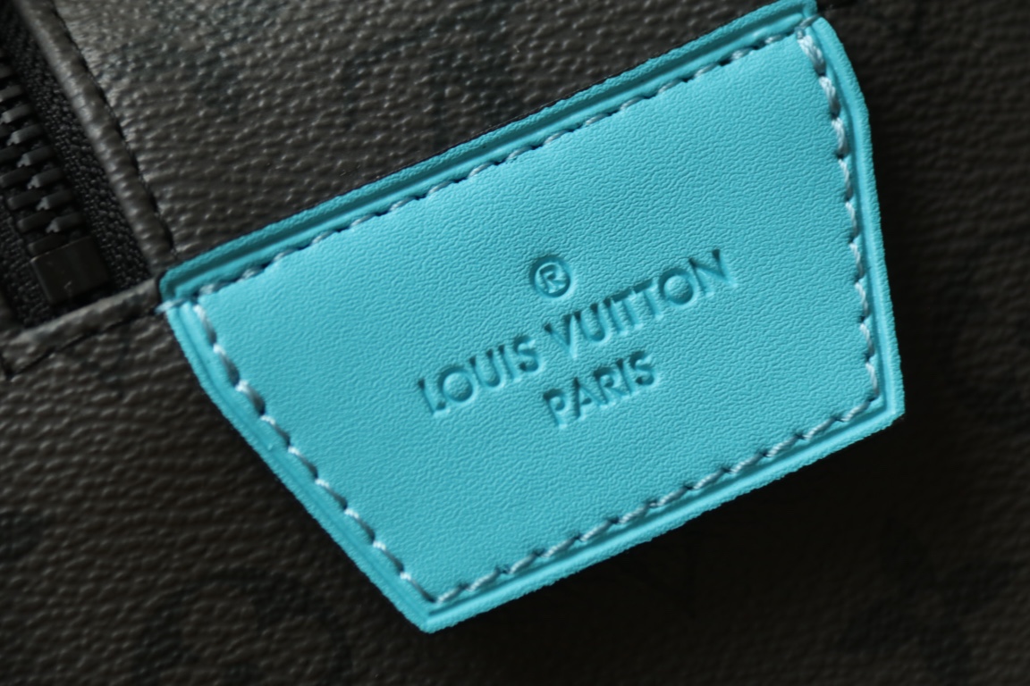 Bagsaaa LV M11482 Dopp Kit - 28 x 15 x 16.5 cm