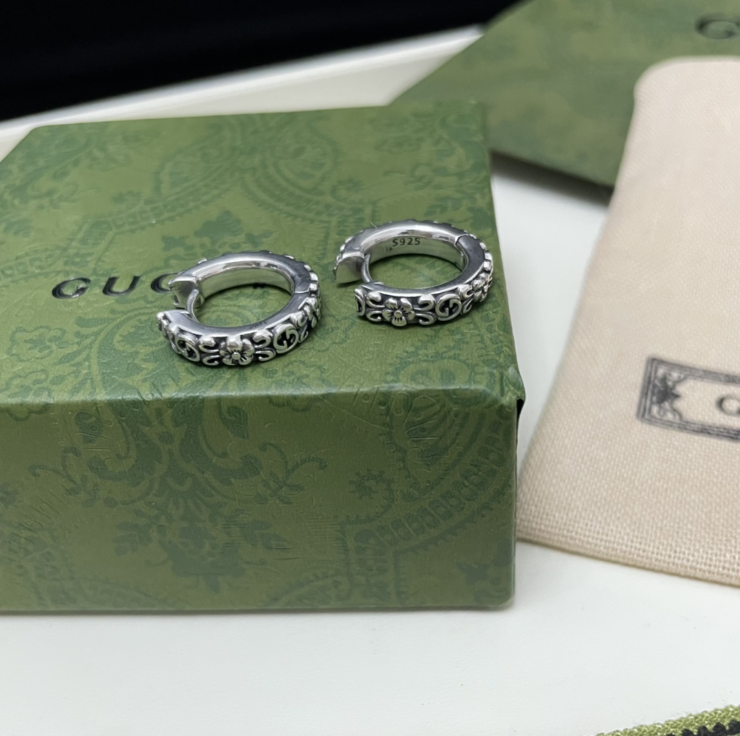 Bagsaaa Gvc*1 Earrings 02