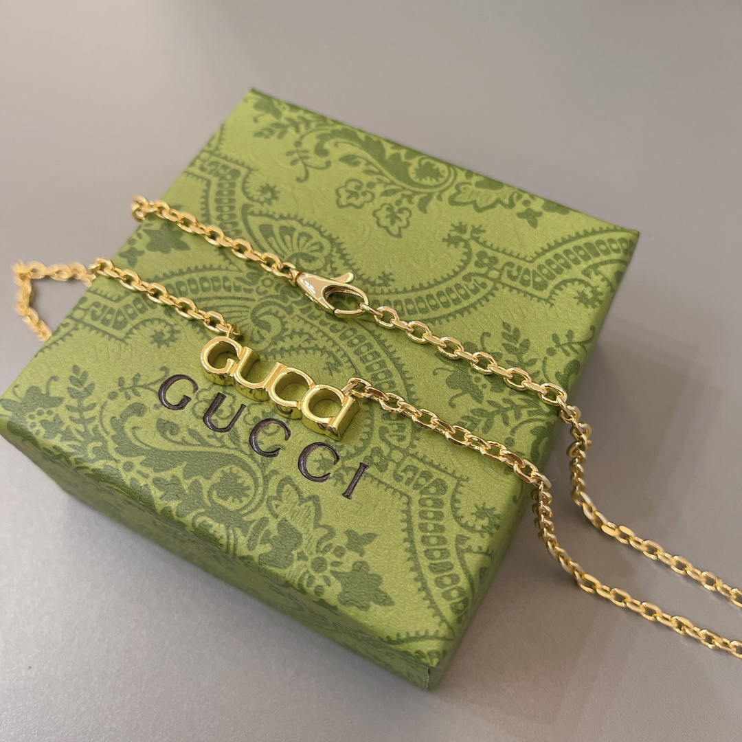 Bagsaaa Gvc*1 Necklace