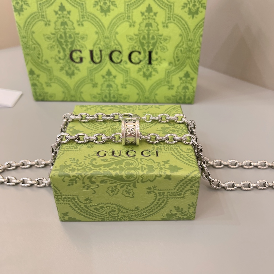Bagsaaa Gvc*1 Necklace 01