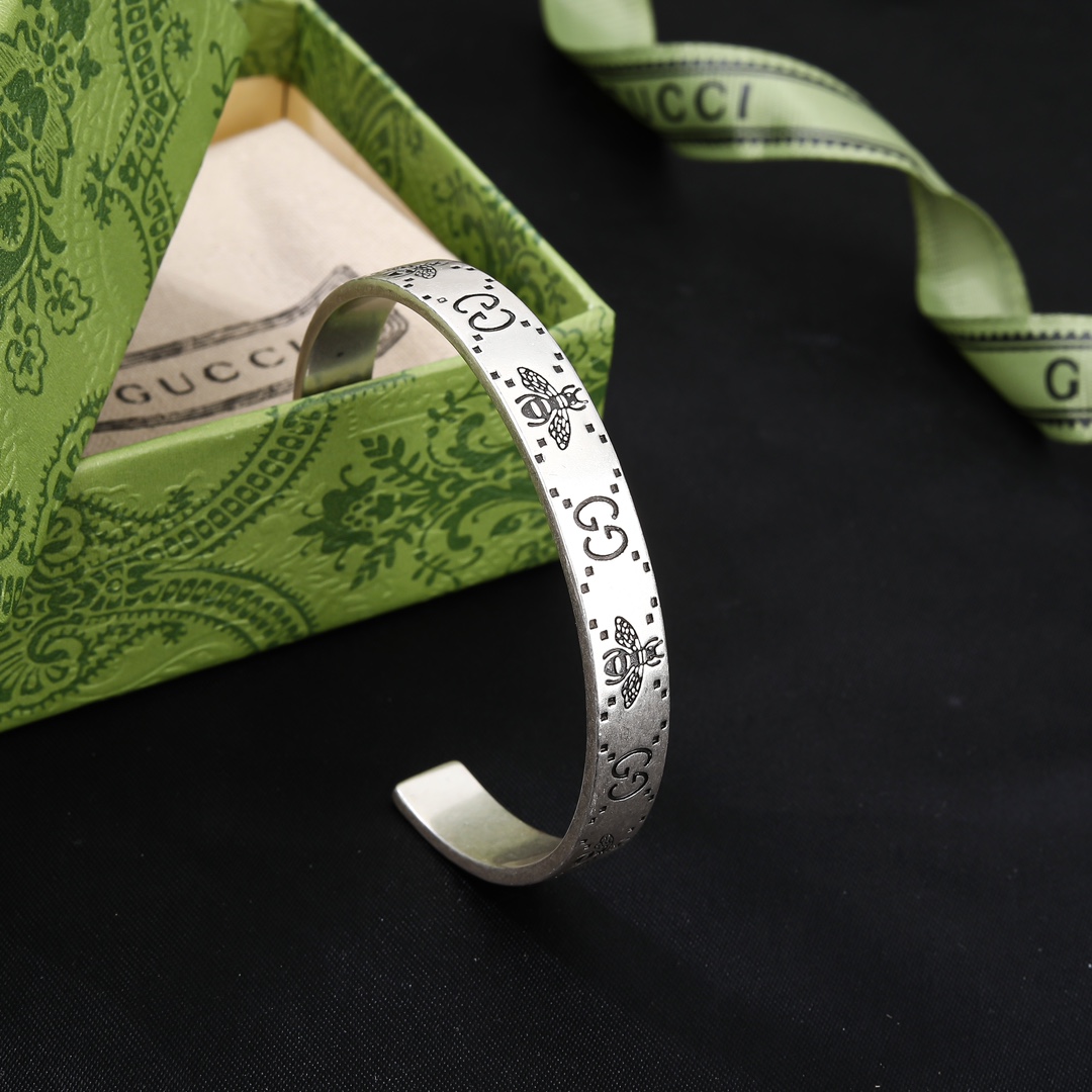Bagsaaa Gvc*1 Bracelet 01