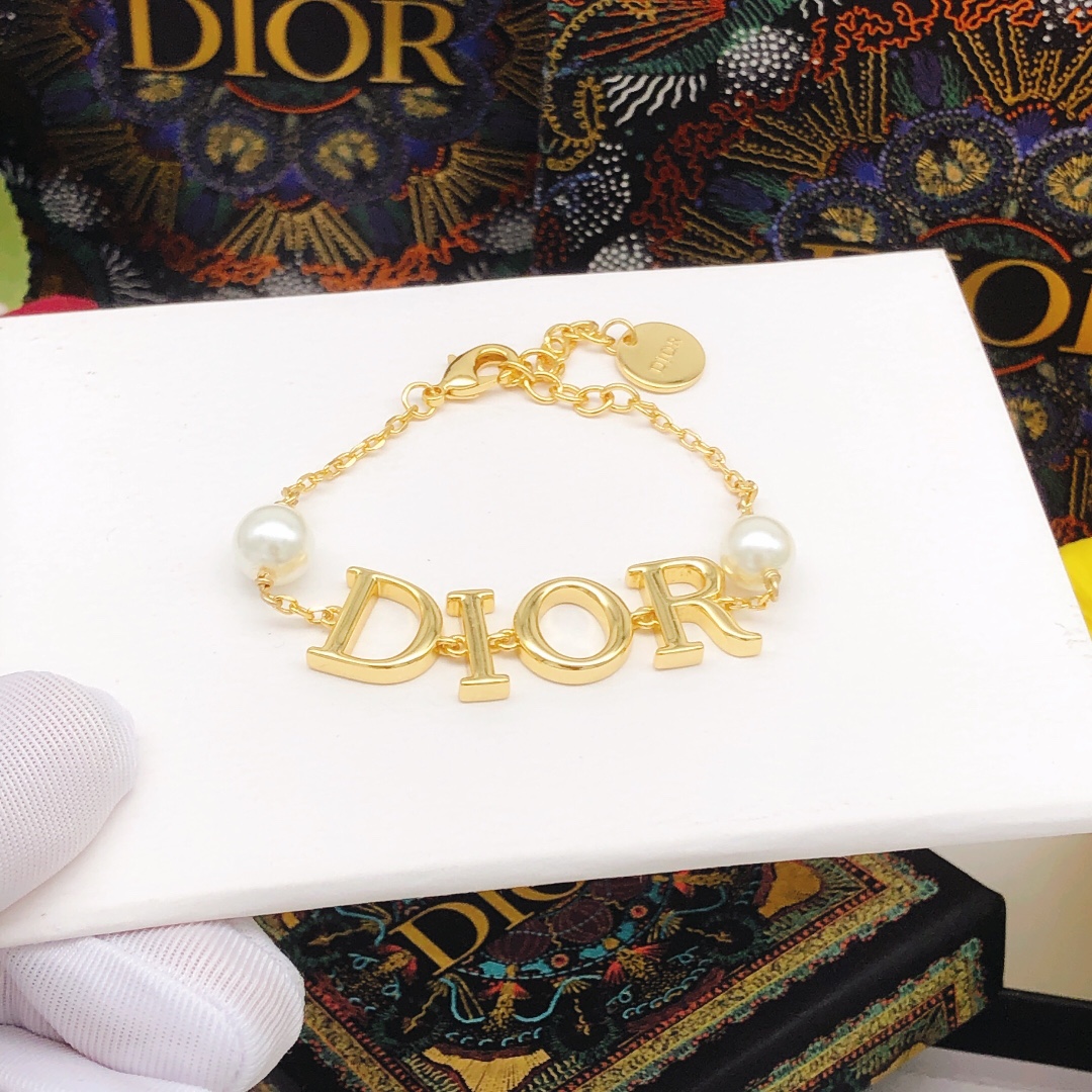 Bagsaaa D10r Bracelet 01