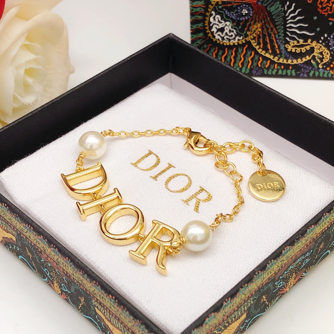 Bagsaaa D10r Bracelet 01