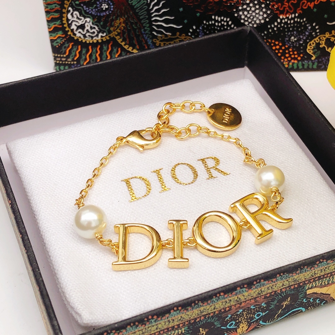 Bagsaaa D10r Bracelet 01