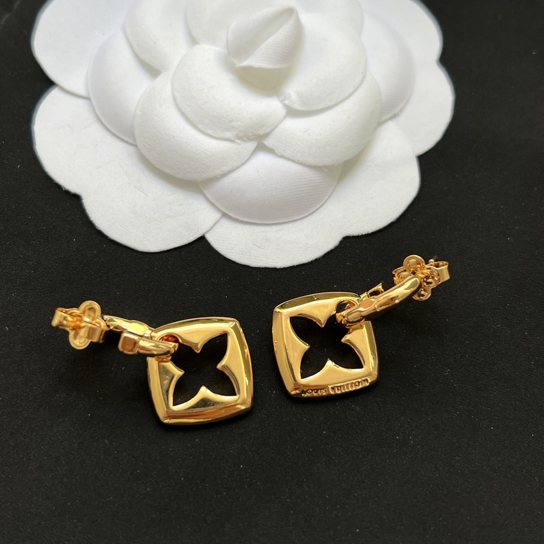 Bagsaaa LV Earrings 01