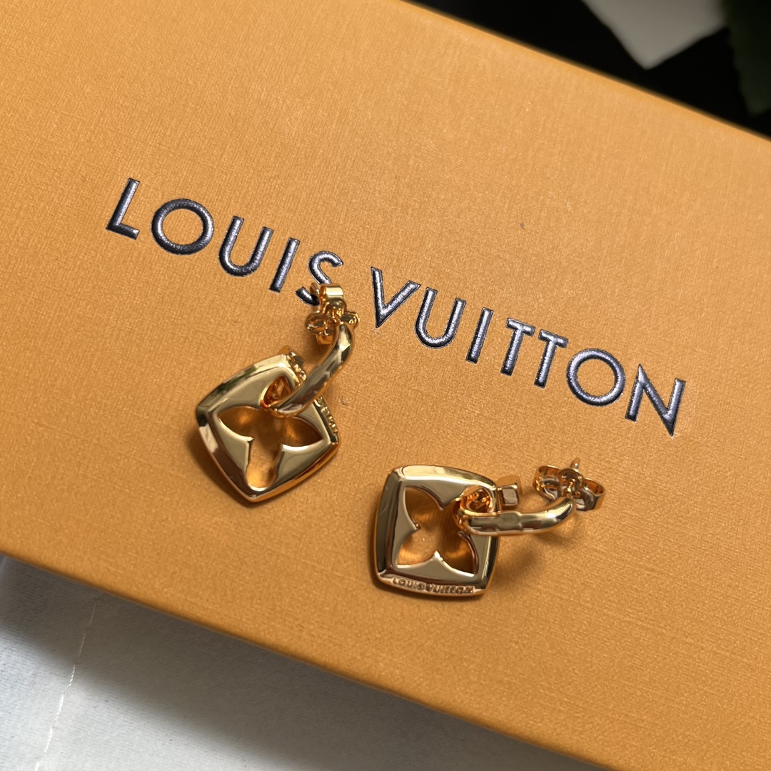 Bagsaaa LV Earrings 01