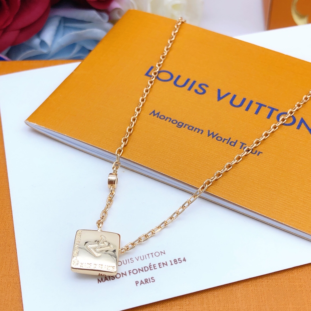 Bagsaaa LV Necklace 01