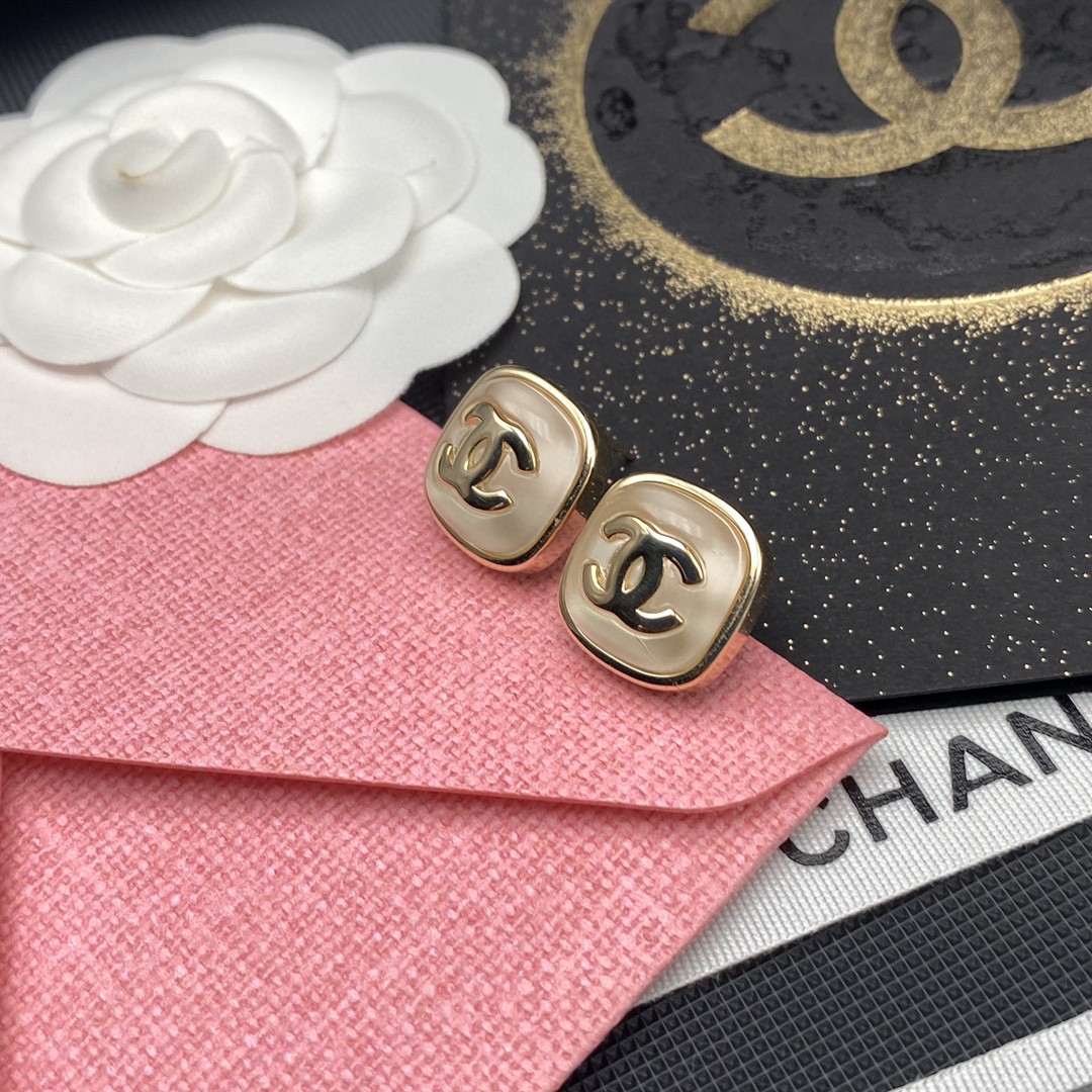 Bagsaaa Ch**el Earrings 01