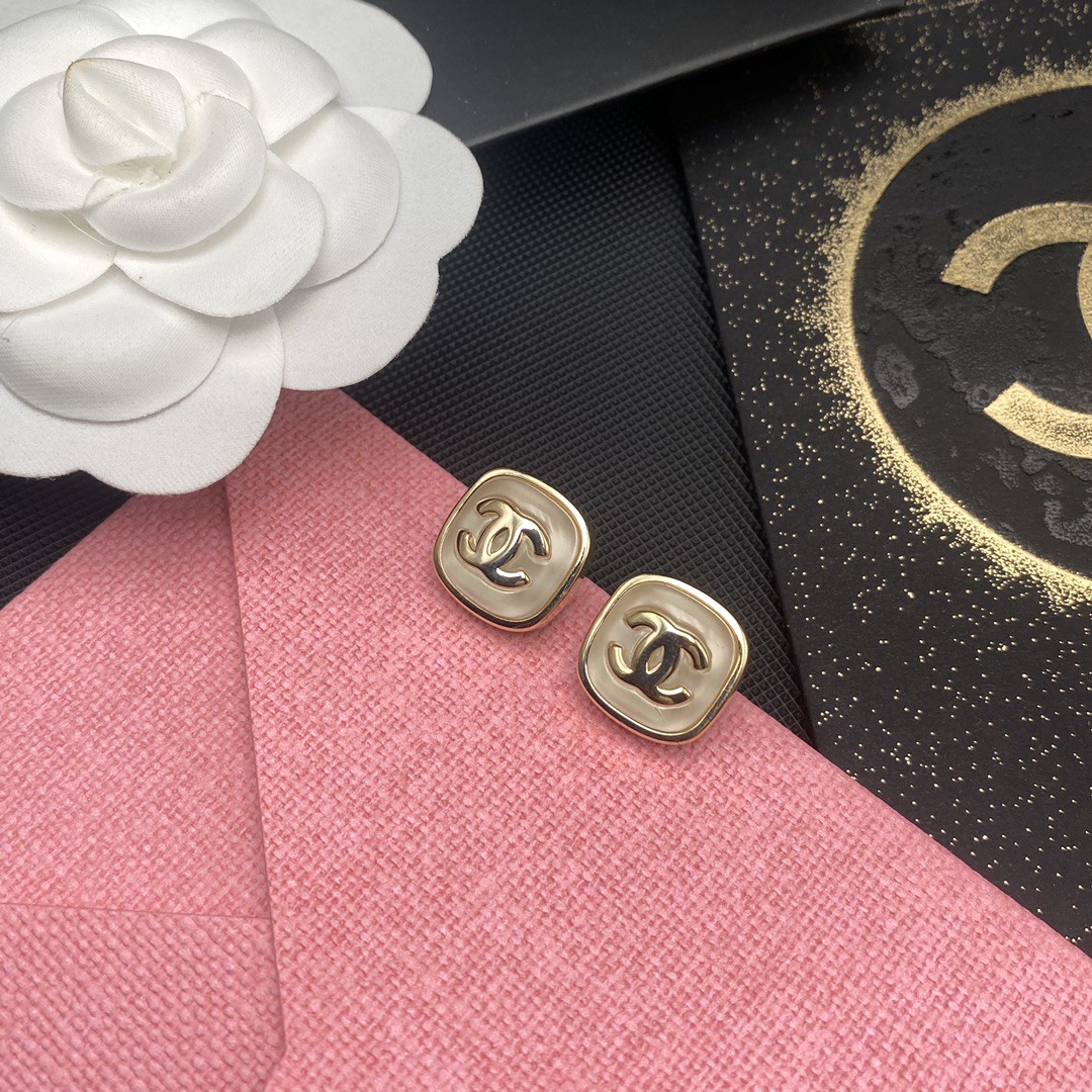 Bagsaaa Ch**el Earrings 01