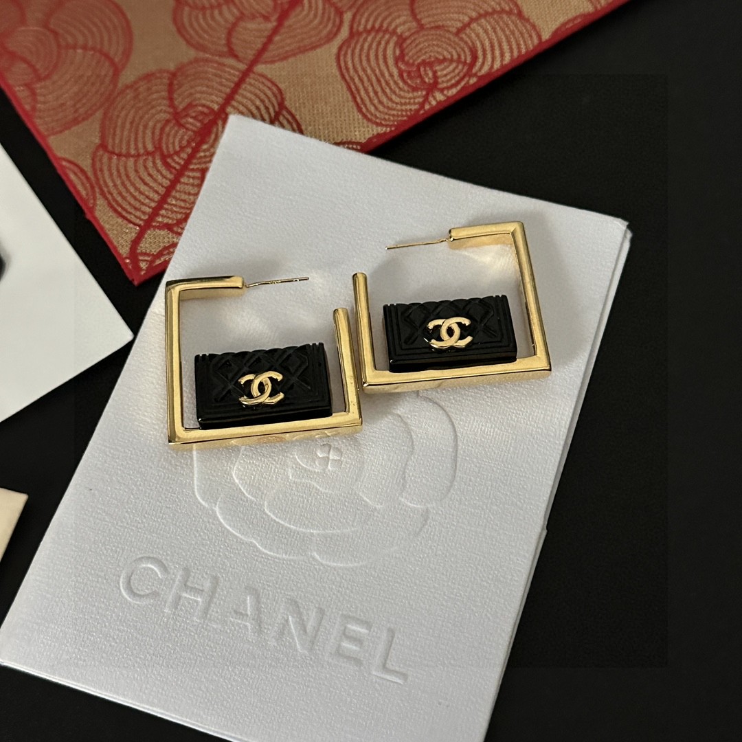 Bagsaaa Ch**el Earrings 02