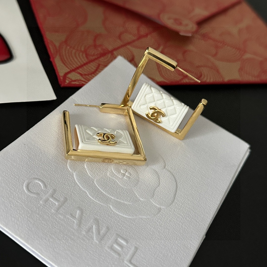 Bagsaaa Ch**el Earrings 02