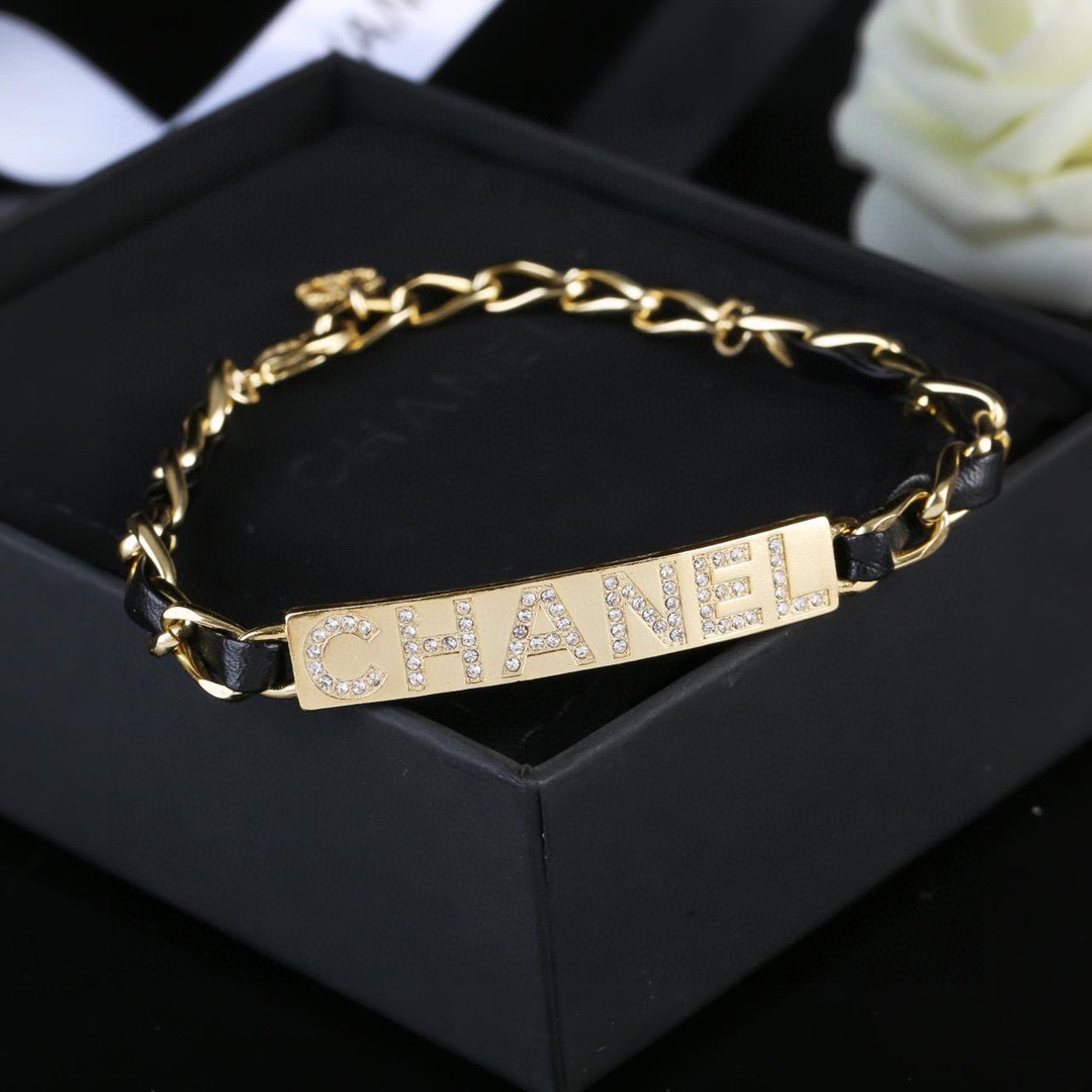 Bagsaaa Ch**el Bracelet
