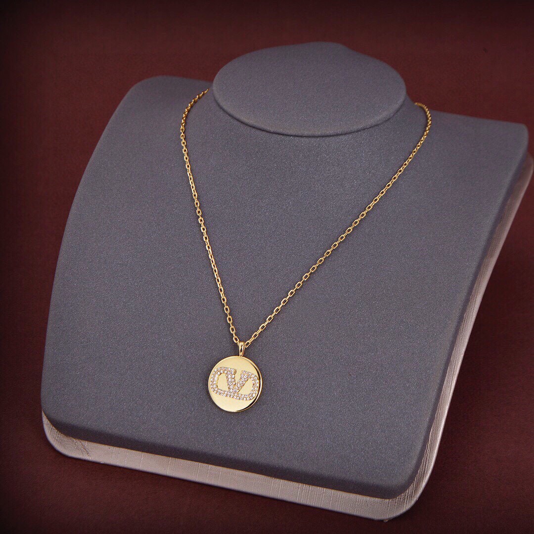 Bagsaaa Va1e*ntin0 Necklace
