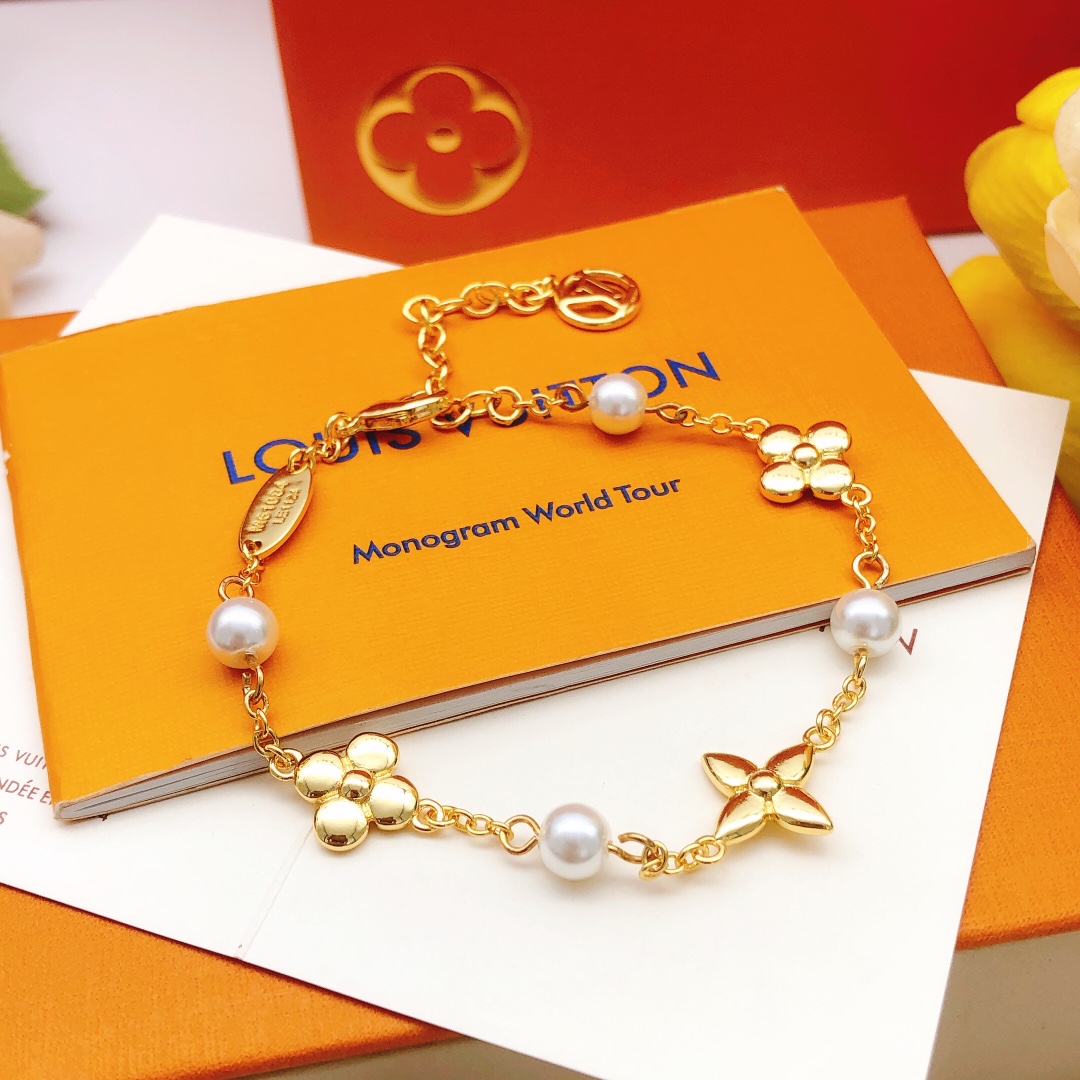 Bagsaaa LV Bracelet 04