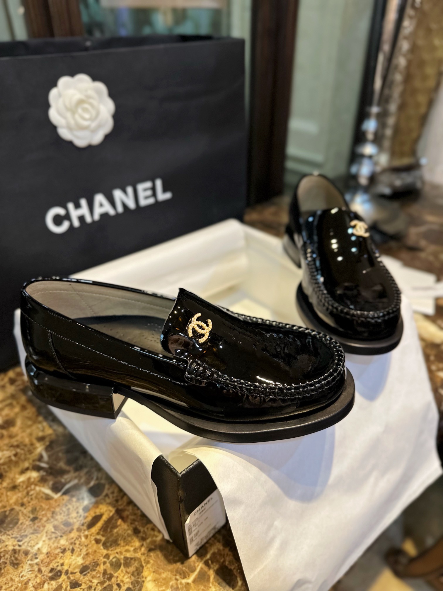 Bagsaaa Ch**el Loafers Black