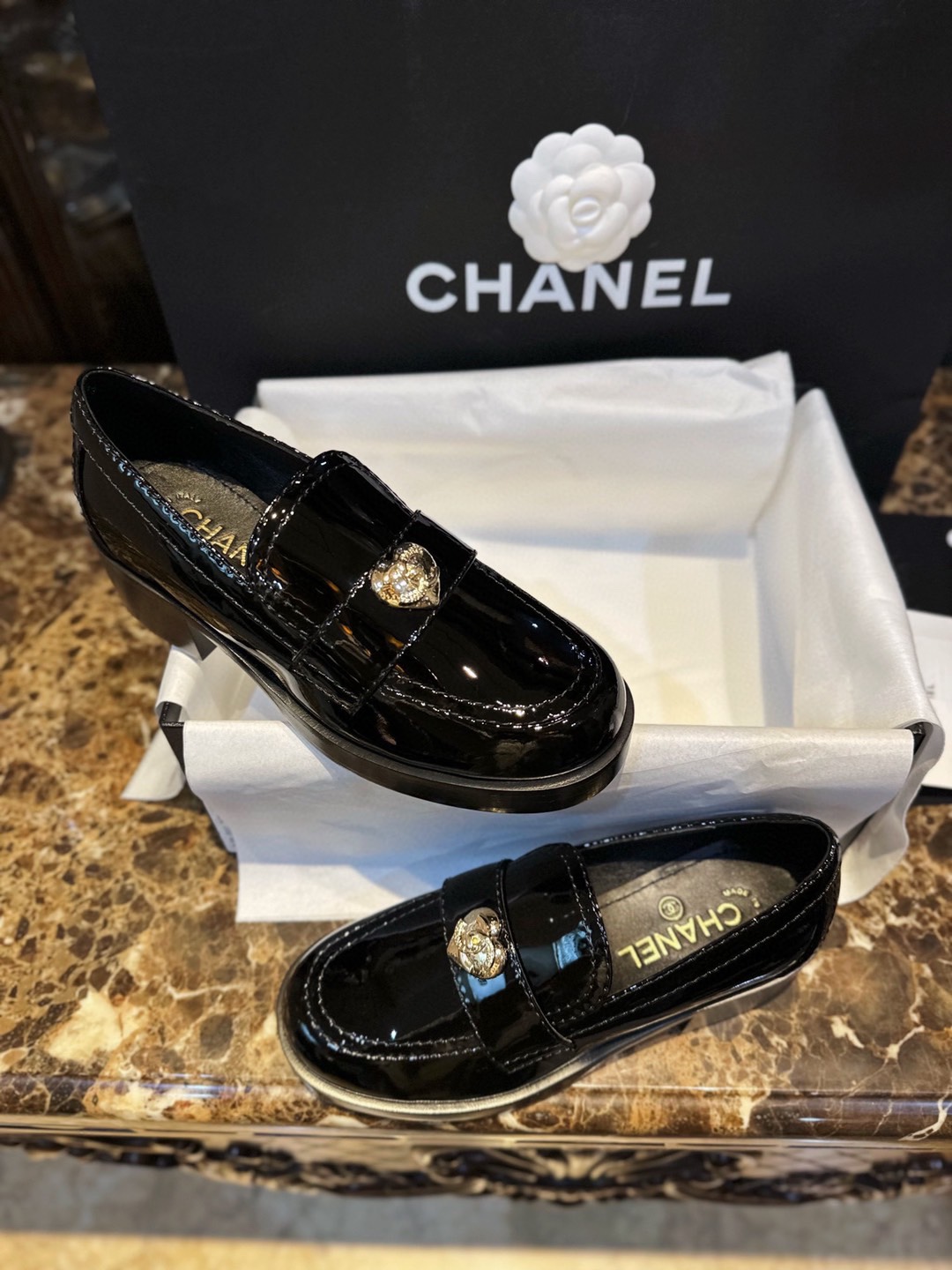 Bagsaaa Ch**el Loafers Black Patent With Heart Logo