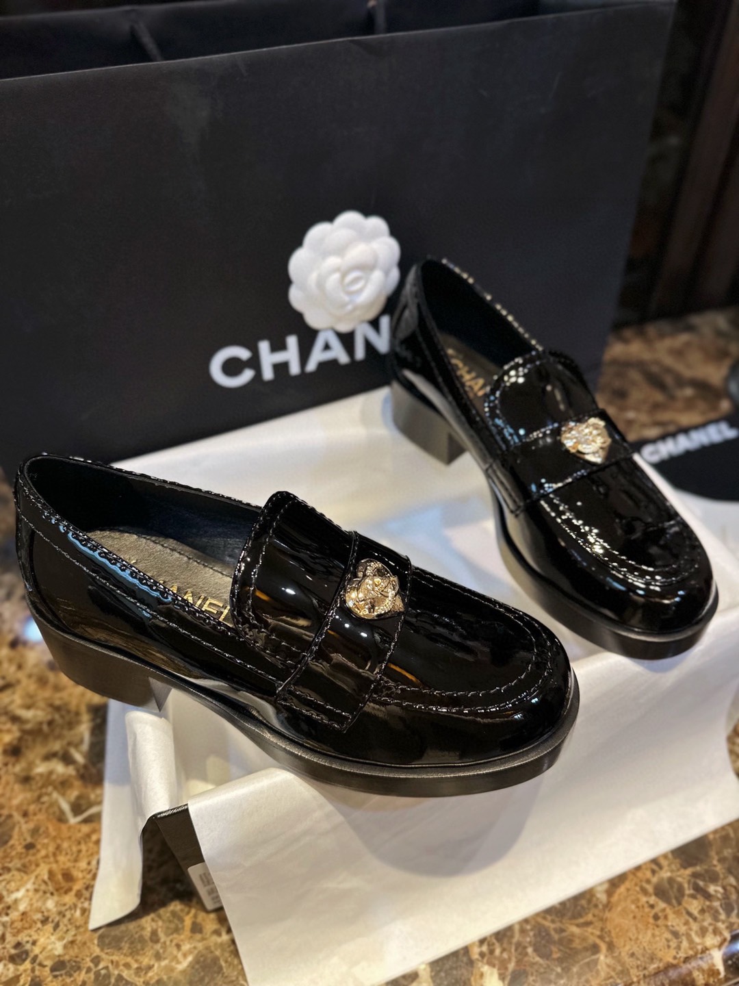Bagsaaa Ch**el Loafers Black Patent With Heart Logo