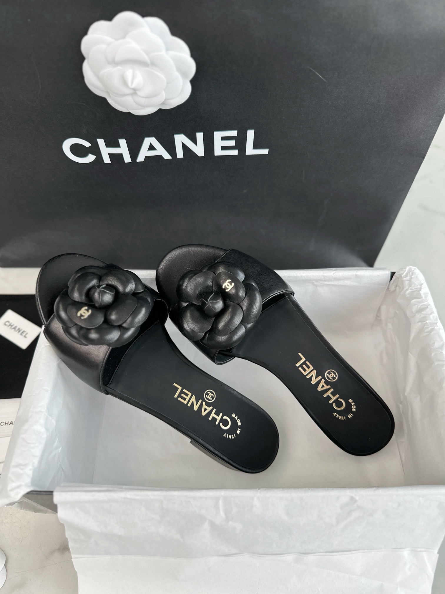 Bagsaaa Ch**el Black Slippers With Flower
