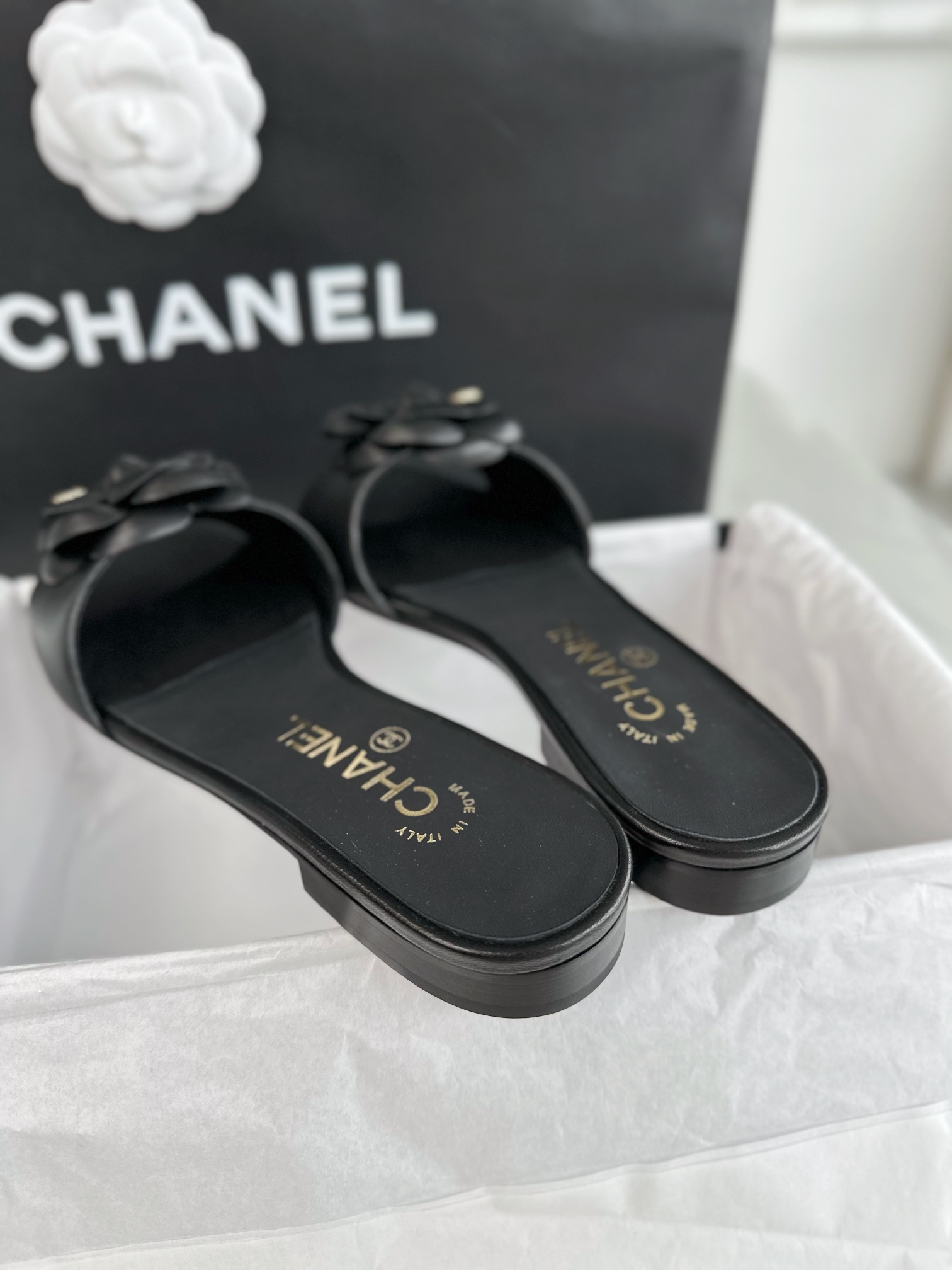 Bagsaaa Ch**el Black Slippers With Flower