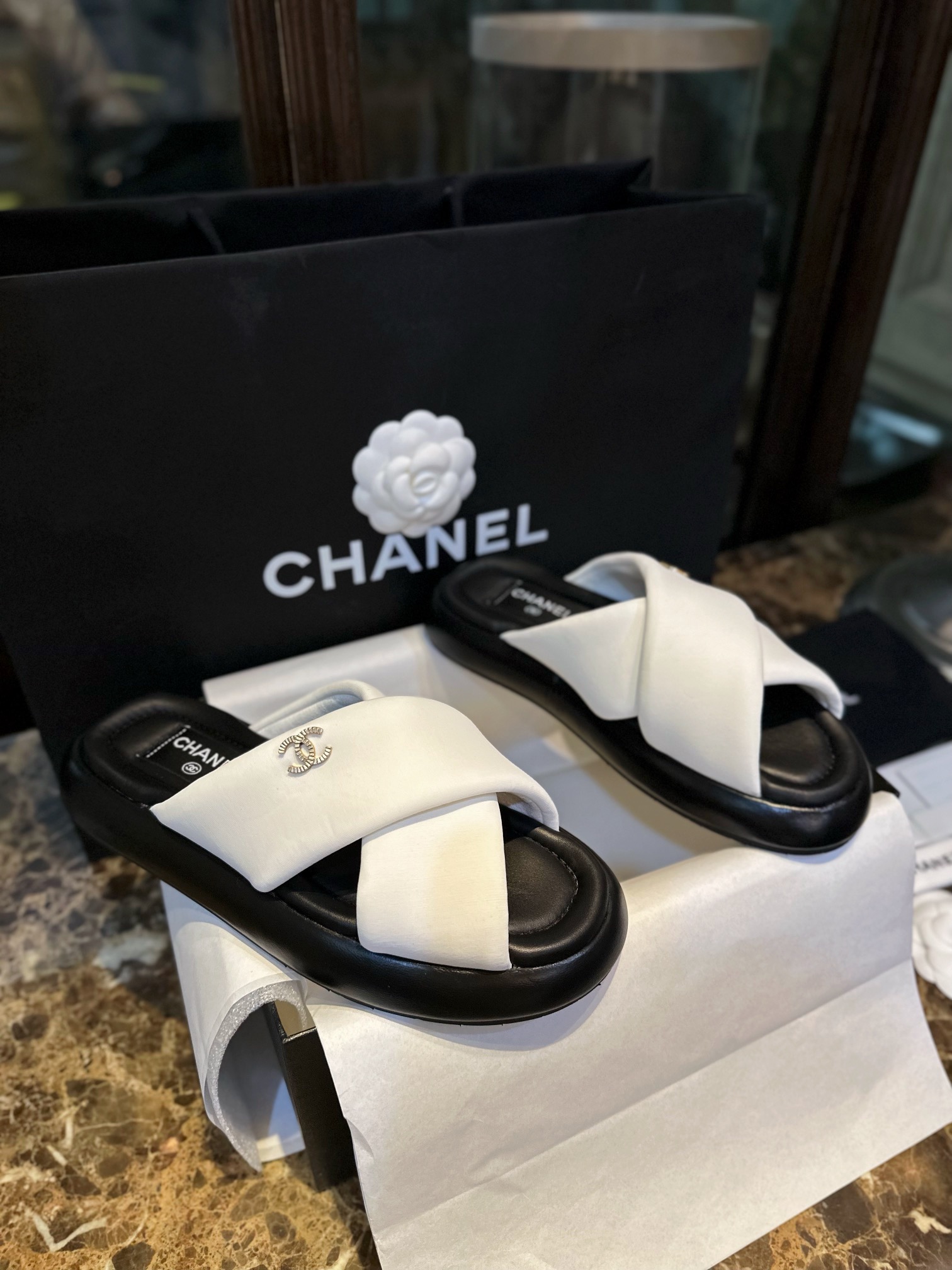 Bagsaaa Ch**el Black & White Sandals