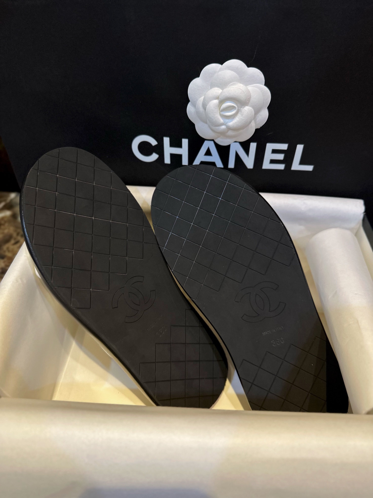 Bagsaaa Ch**el Black & White Sandals