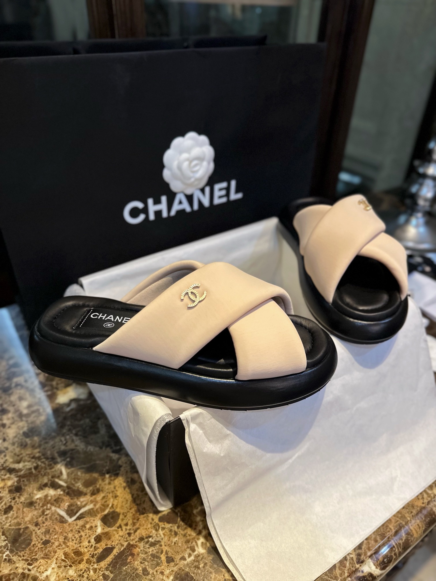 Bagsaaa Ch**el Black & Beige Sandals