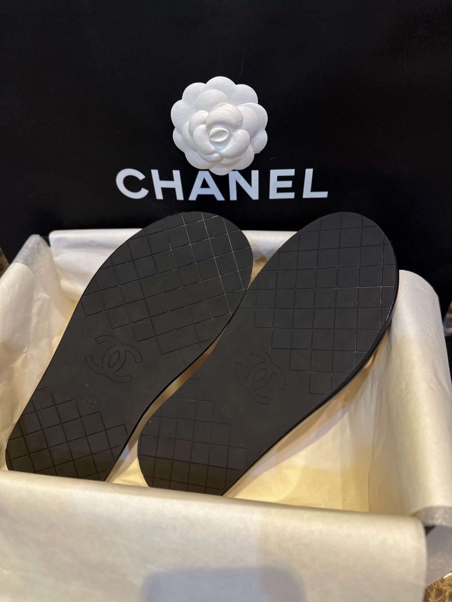 Bagsaaa Ch**el Black & Beige Sandals