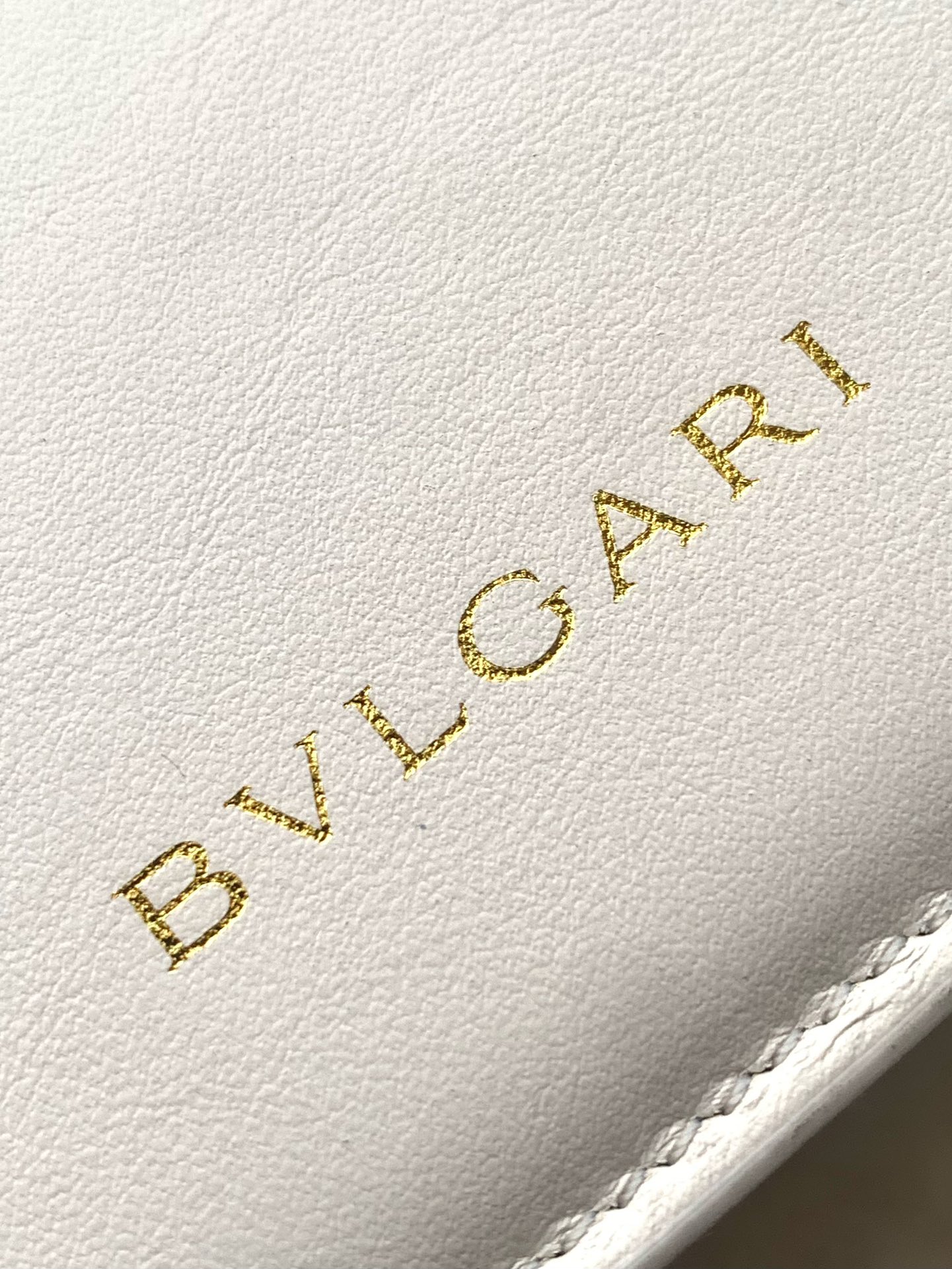 Bagsaaa Bv1g*ai Serpentine Beige Bag - 13 X 17.5 X 5.5 Cm