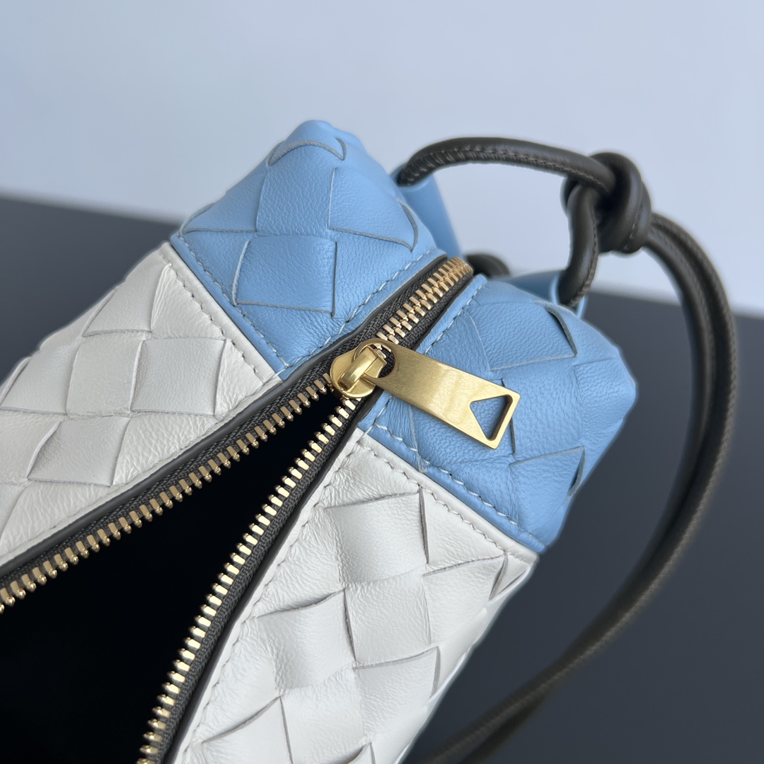 Bagsaaa B0tt*ga Ven*ta Small Loop Camera Bag White & Blue - 22x15.5x9 cm