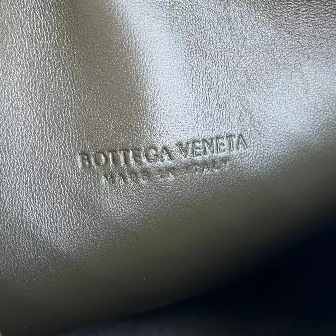 Bagsaaa B0tt*ga Ven*ta Small Loop Camera Bag White & Blue - 22x15.5x9 cm