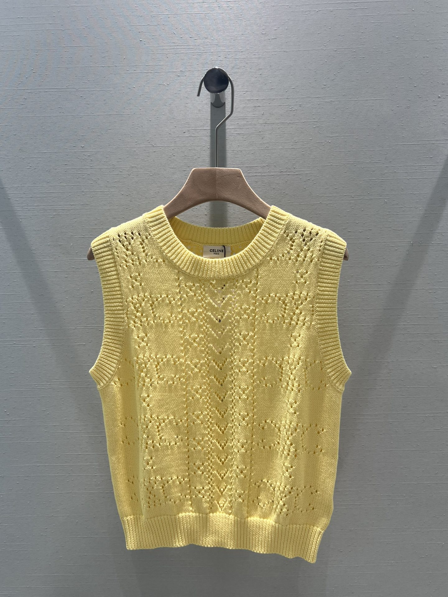 Bagsaaa Ce1i*e Yellow Top
