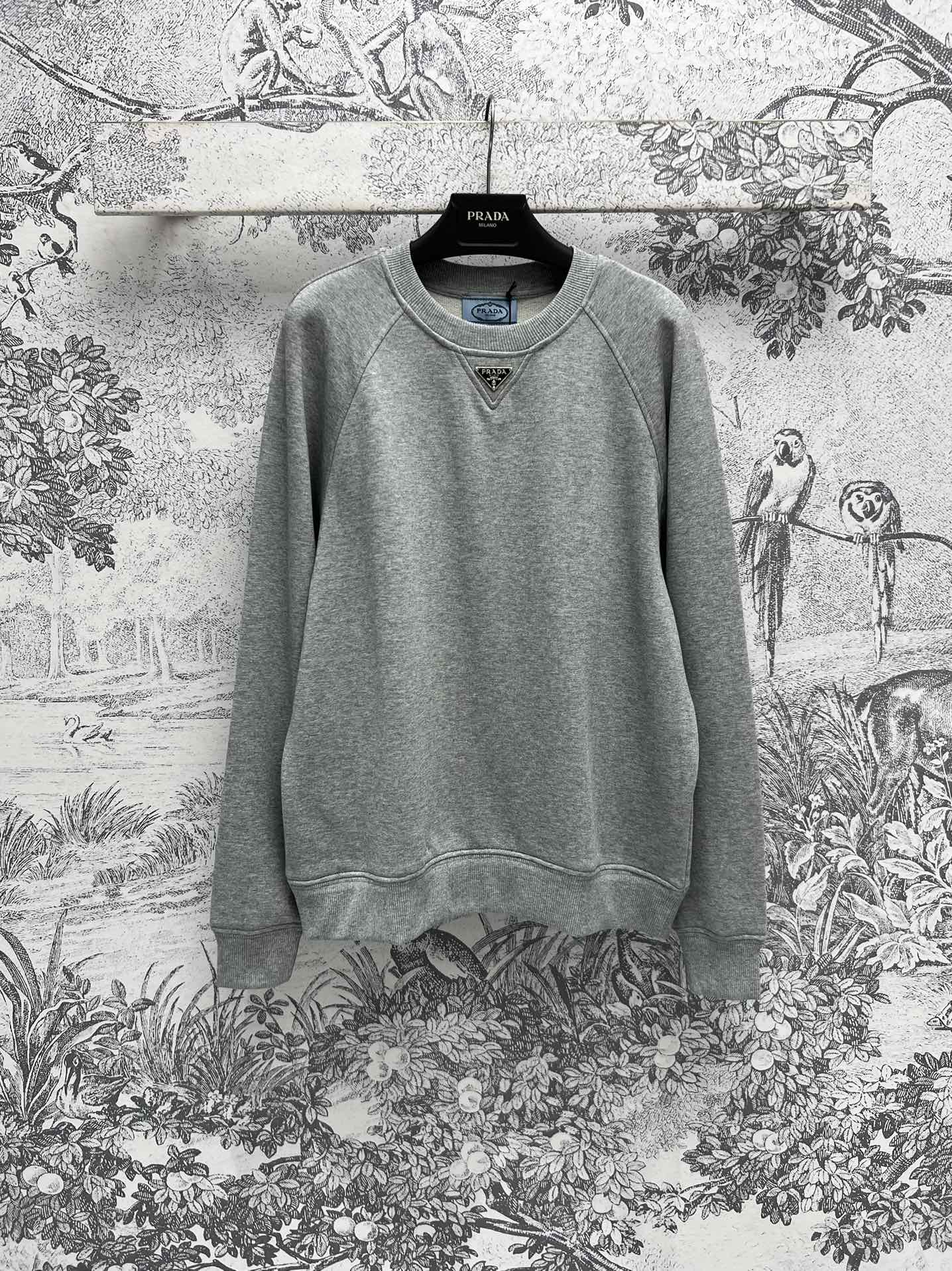 Bagsaaa Pra*a Gray Sweater