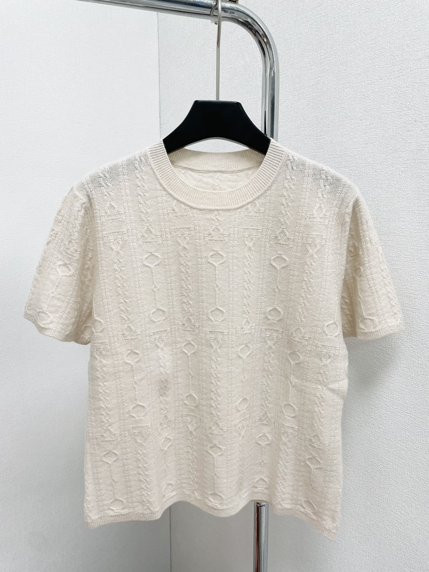 Bagsaaa H**me5 Short-sleeve Sweater