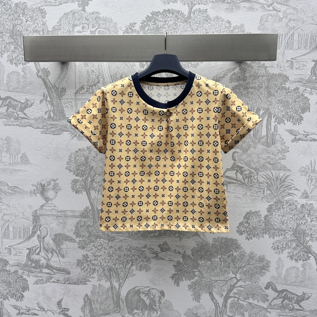 Bagsaaa Y51 Monogram Kaleidoscope Brooch T-Shirt Yellow
