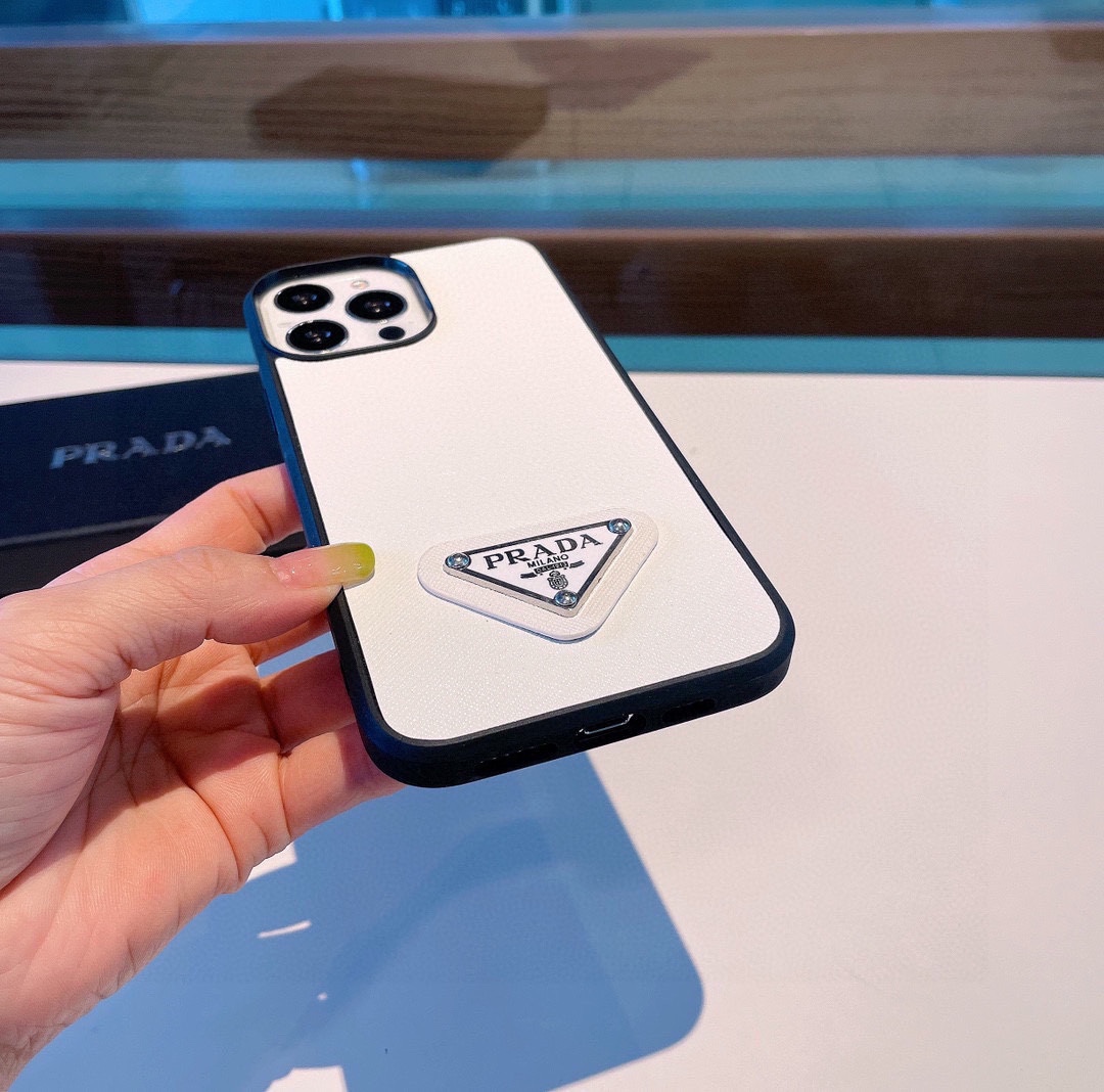 Bagsaaa Pra*a White Phone Case