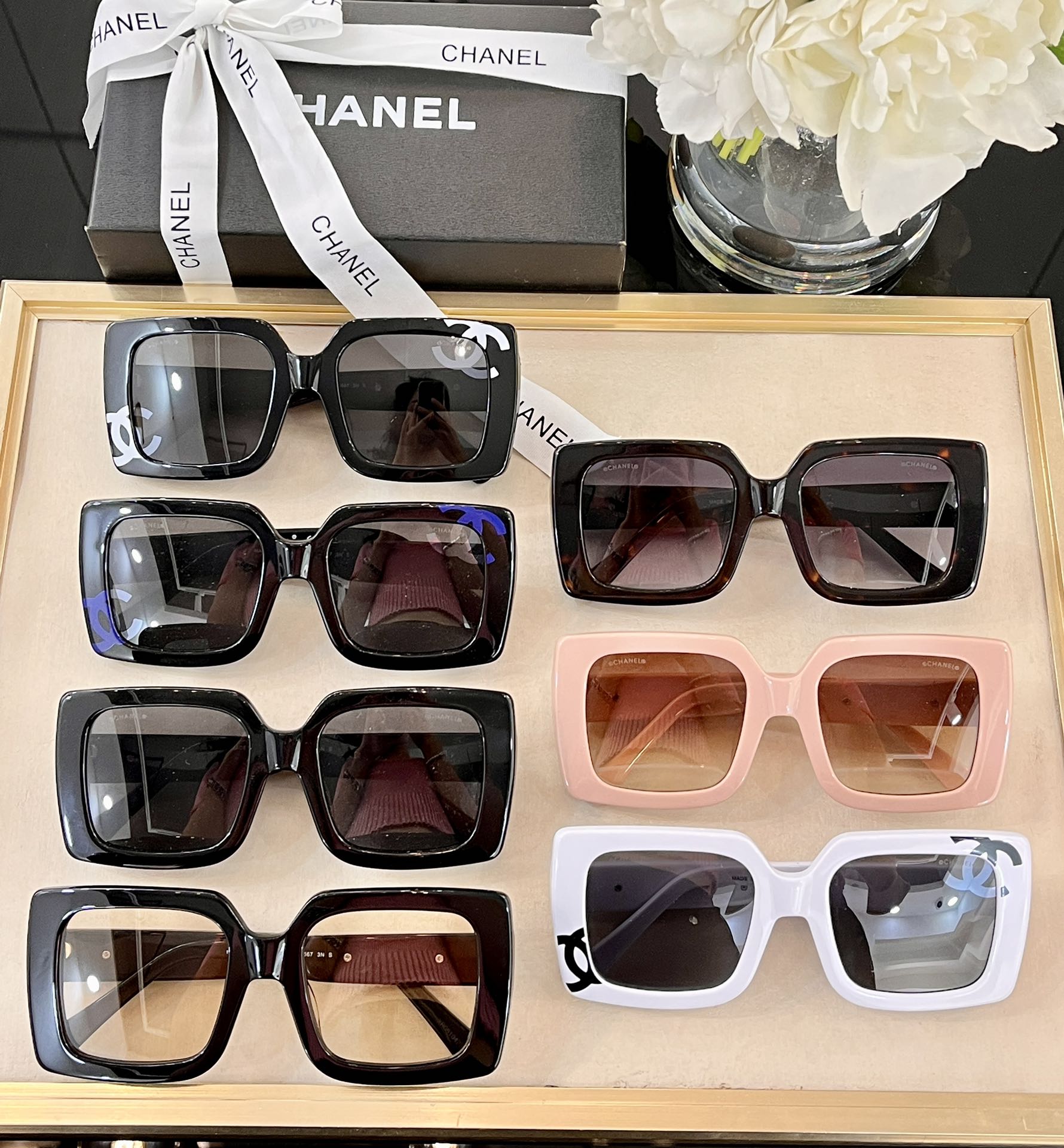 Bagsaaa Ch**el Black Square Sunglasses