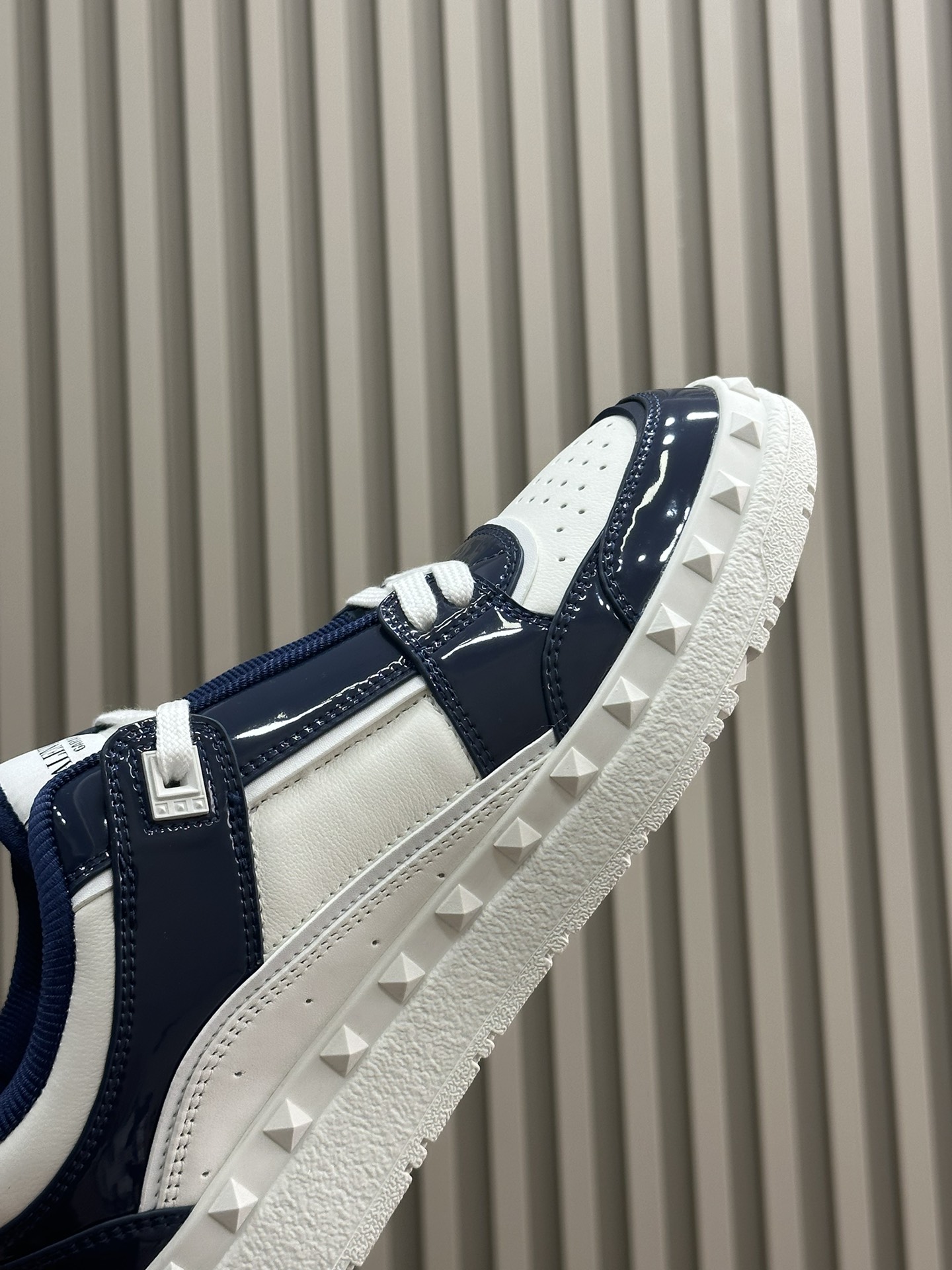 Bagsaaa Va1e*ntin0 Sneakers White & Blue