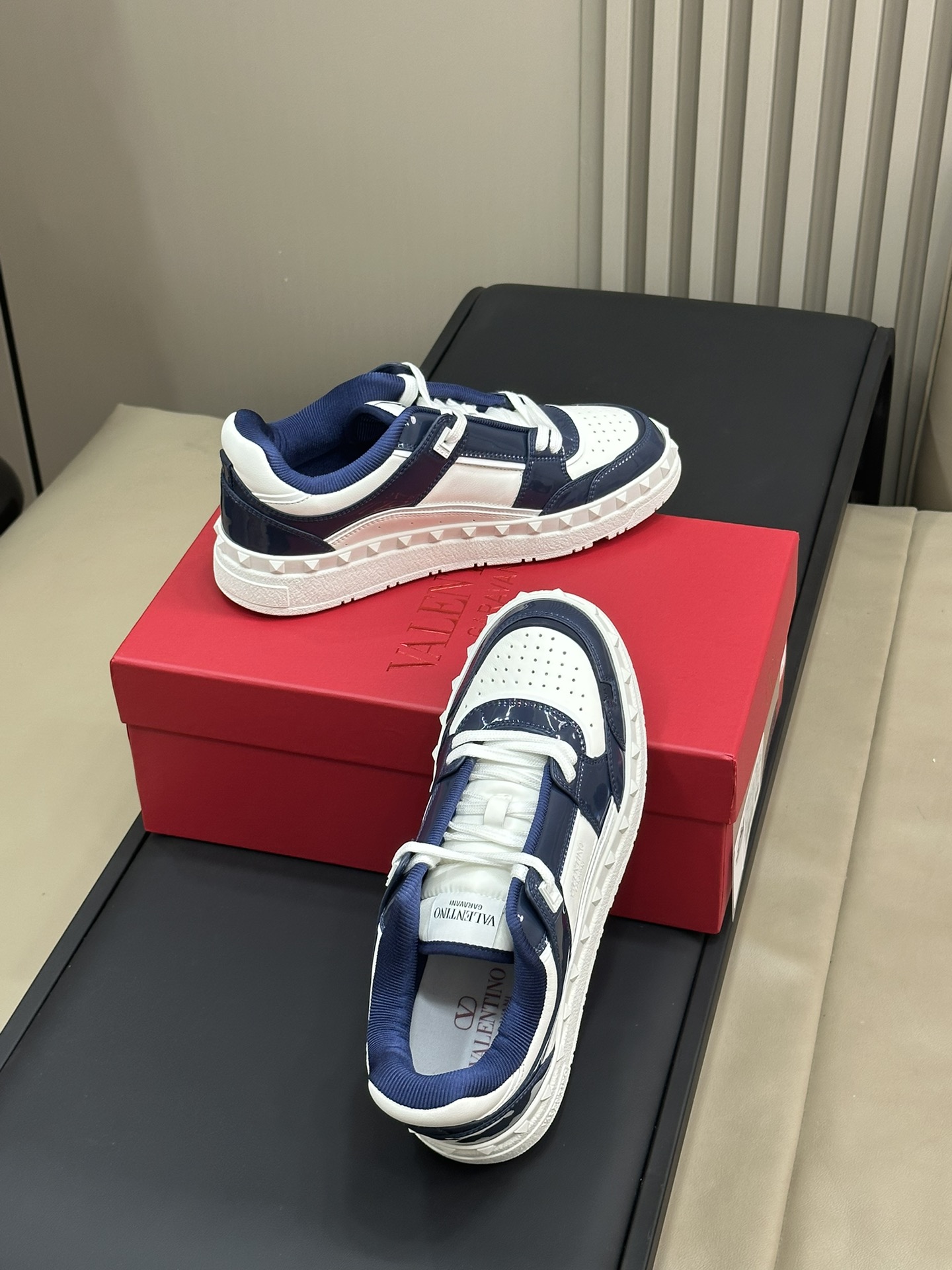 Bagsaaa Va1e*ntin0 Sneakers White & Blue