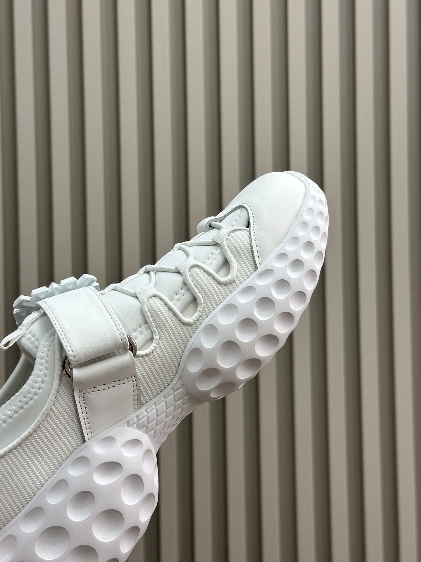 Bagsaaa Roger Vivier White Shoes
