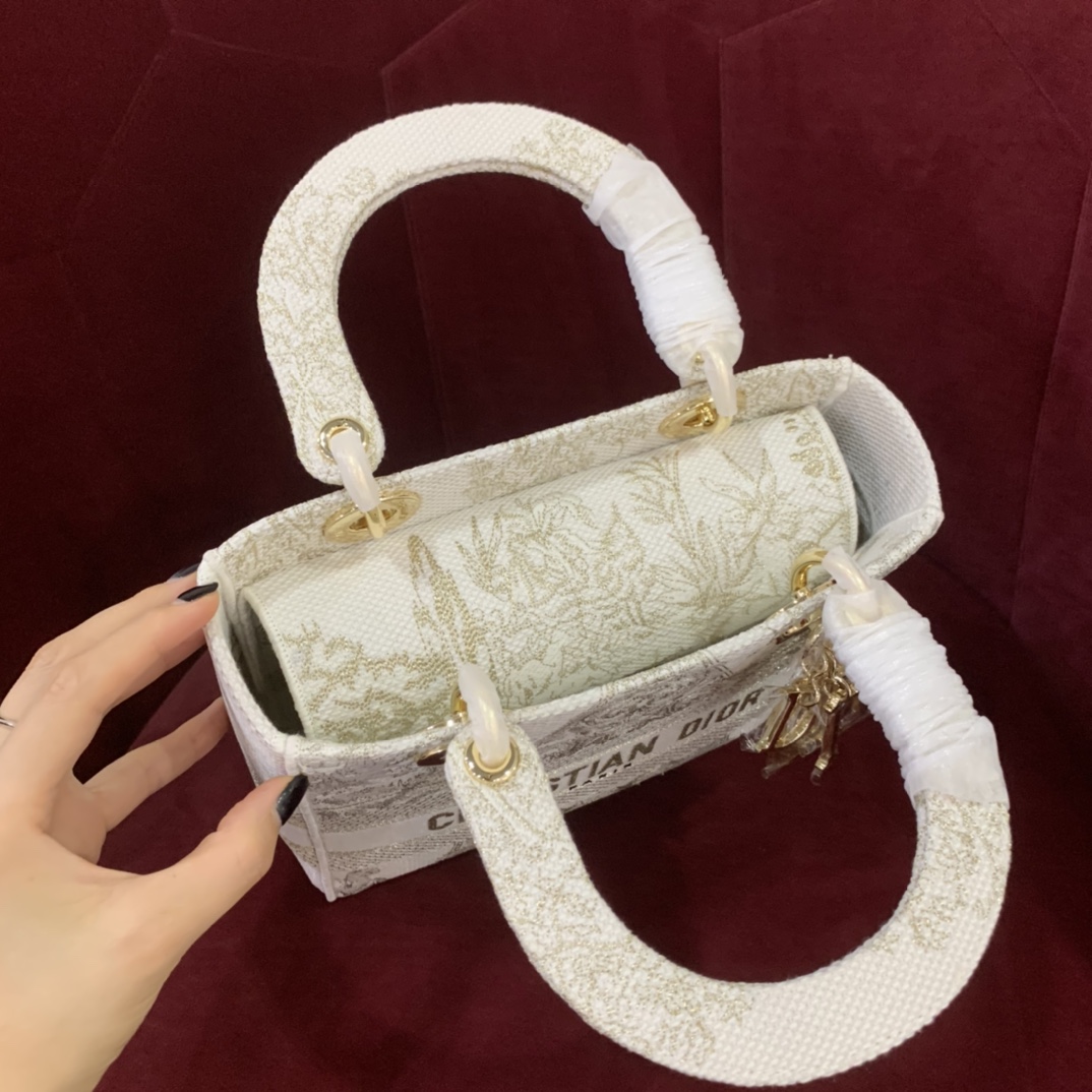 Bagsaaa D10r Lady D-Lite White Gold Canvas Around The World - 24cm