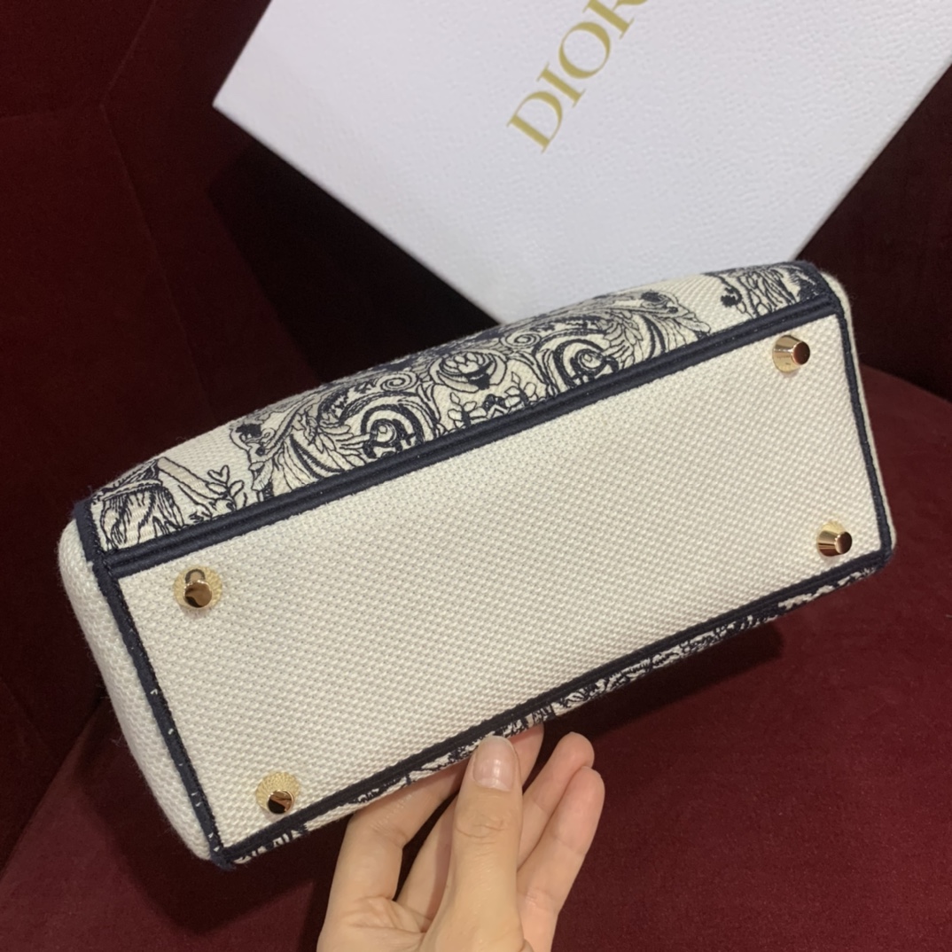 Bagsaaa D10r Lady D-Lite Black Canvas Around The World - 24cm