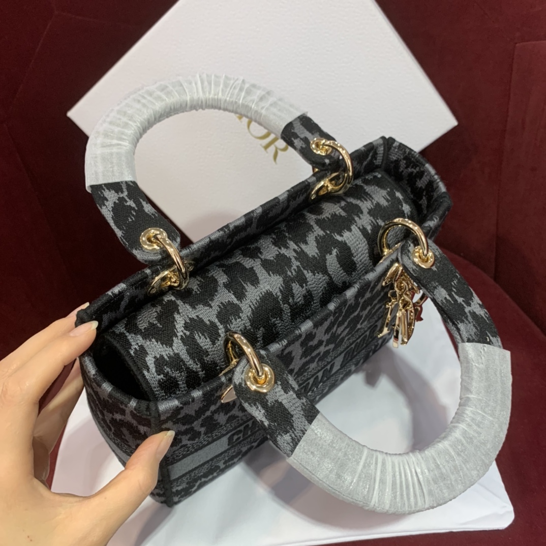 Bagsaaa D10r Medium Lady D-Lite Bag Black Mizza Embroidery - 24cm